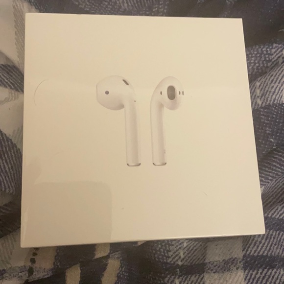 Air pod 2nd gen - Picture 1 of 2